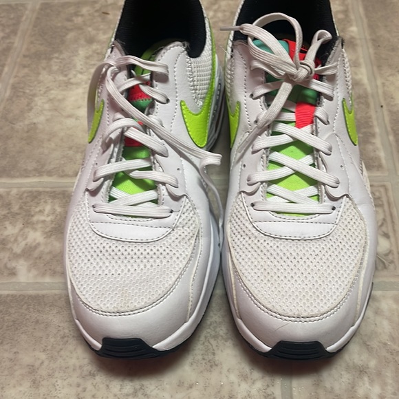 Nike - Picture 2 of 5